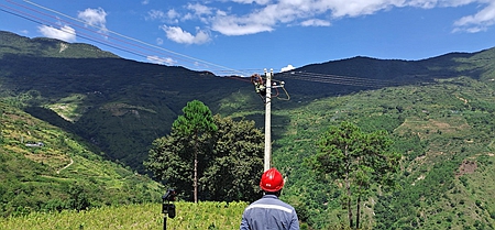 鳳慶供電局新華供電所供電火力全開(kāi)，助力當(dāng)?shù)乜緹煯a(chǎn)業(yè) 穩(wěn)定發(fā)展