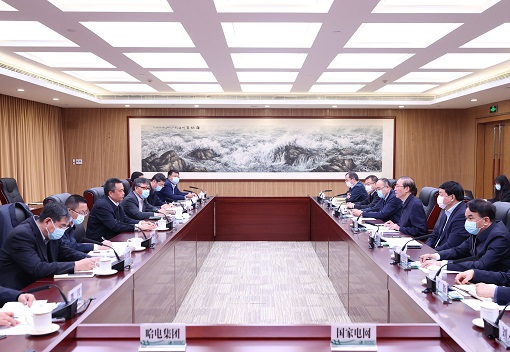 辛保安、張智剛與哈電集團(tuán)董事長曹志安、總經(jīng)理吳偉章會談