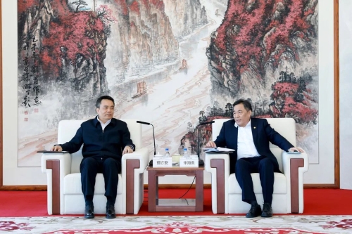 宋海良孫洪水與哈電集團(tuán)董事長曹志安、總經(jīng)理吳偉章會談