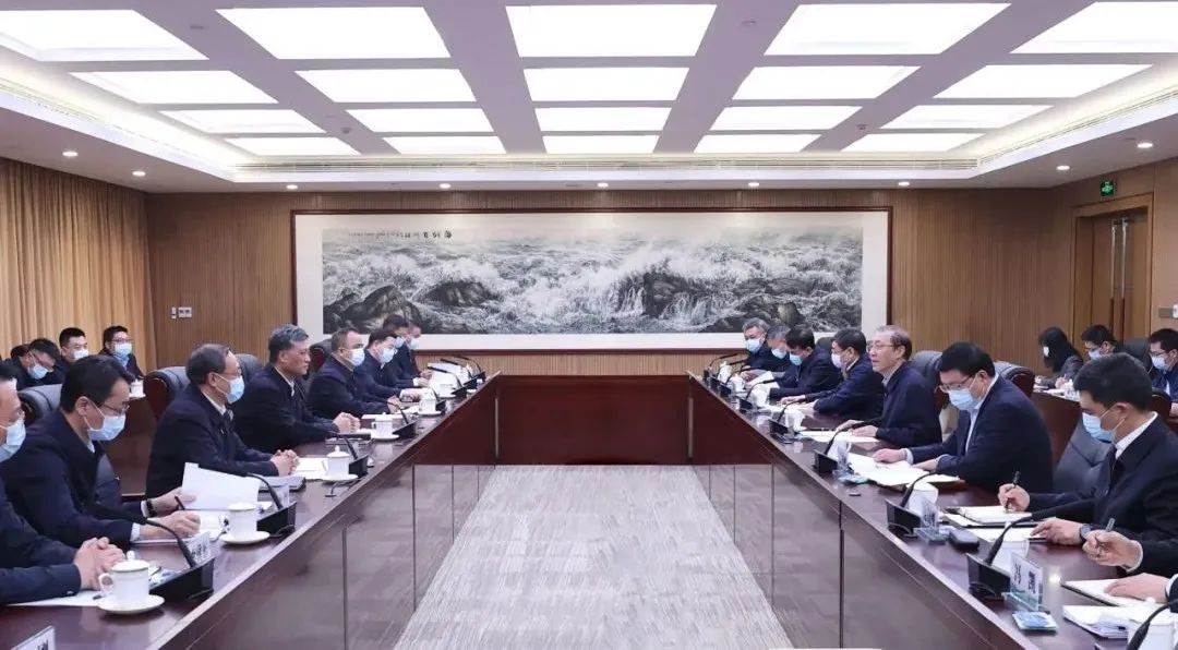 辛保安、張智剛與新疆維吾爾自治區(qū)、新疆生產(chǎn)建設兵團領導會談