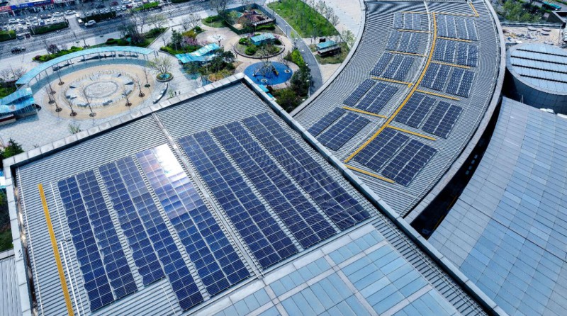 1.2MW！山東商業(yè)綜合體屋頂光伏發(fā)電項目并網(wǎng)發(fā)電