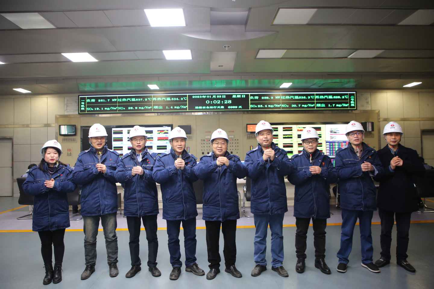 陜煤石電除夕慰問送溫暖，崗位堅守幸?！巴谩保╰oo）