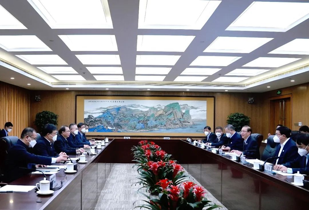 華電集團董事長江毅、總經理葉向東與國家電網董事長辛保安、總經理張智剛舉行會談