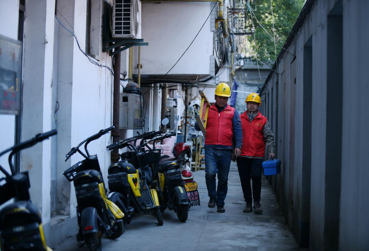 國(guó)網(wǎng)余姚市供電公司：“點(diǎn)亮黑樓道2.0”，借“光”照亮居民歸家路