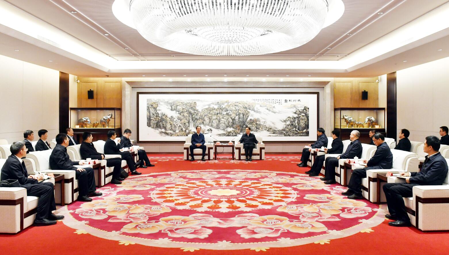 中國電建黨委書記、董事長丁焰章與河北省委常委、石家莊市委書記張超超會談