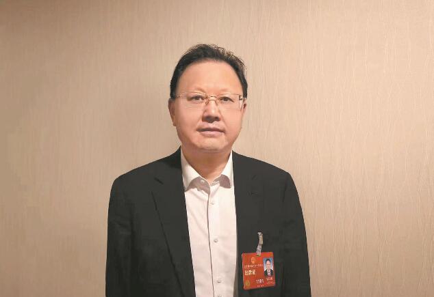 加快新能源產(chǎn)業(yè)技術(shù)創(chuàng)新 助推能源綠色低碳轉(zhuǎn)型——訪全國人大代表、江西贛鋒鋰業(yè)集團(tuán)股份有限公司董事長李良彬