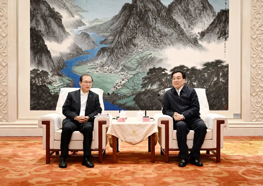 華電集團(tuán)黨組書記、董事長江毅拜會(huì)江蘇省委書記信長星