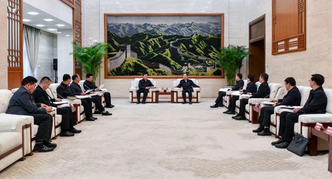 大唐集團黨組書記、董事長鄒磊與青海省海南州委書記呂剛、州長尕瑪朋措會談