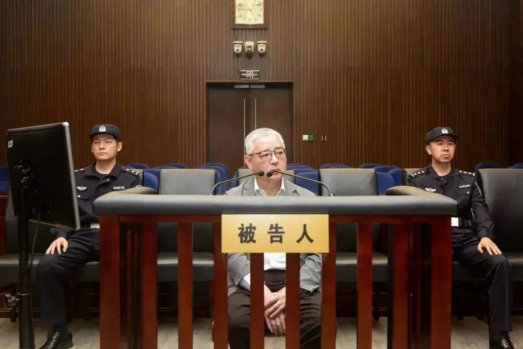 被控受賄1.56億，原上海電氣集團(tuán)股份有限公司總裁、董事長(zhǎng)鄭建華受審