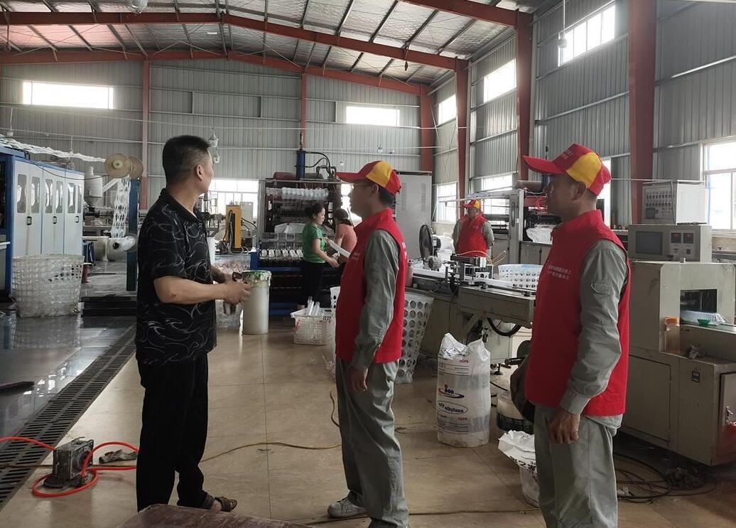 國網(wǎng)石首市供電公司“電”亮綠色經(jīng)濟，為企業(yè)降成本“支招”