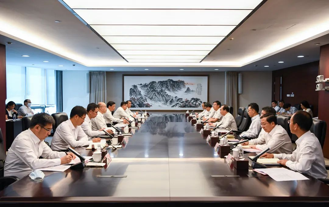 華電集團(tuán)黨組書記、董事長(zhǎng)江毅與河北省委副書記、省長(zhǎng)王正譜舉行會(huì)談