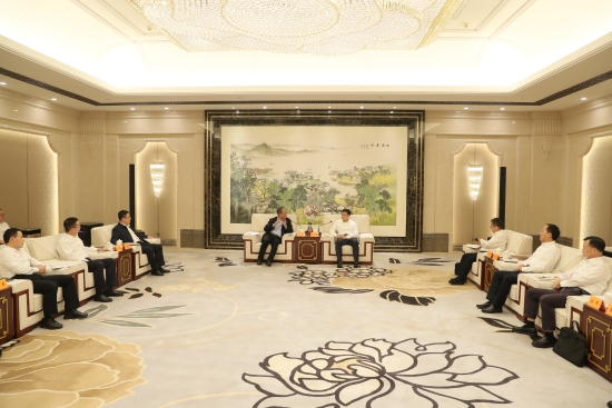 中國電建黨委副書記、總經(jīng)理王斌與江蘇省委常委、蘇州市委書記曹路寶舉行會談