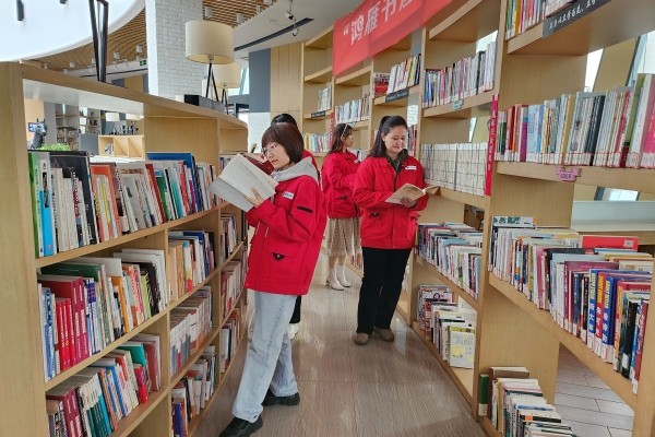 烏海供電公司聯(lián)合黨支部：開展“中華民族一家親，同心共筑中國夢”全民閱讀活動(dòng)