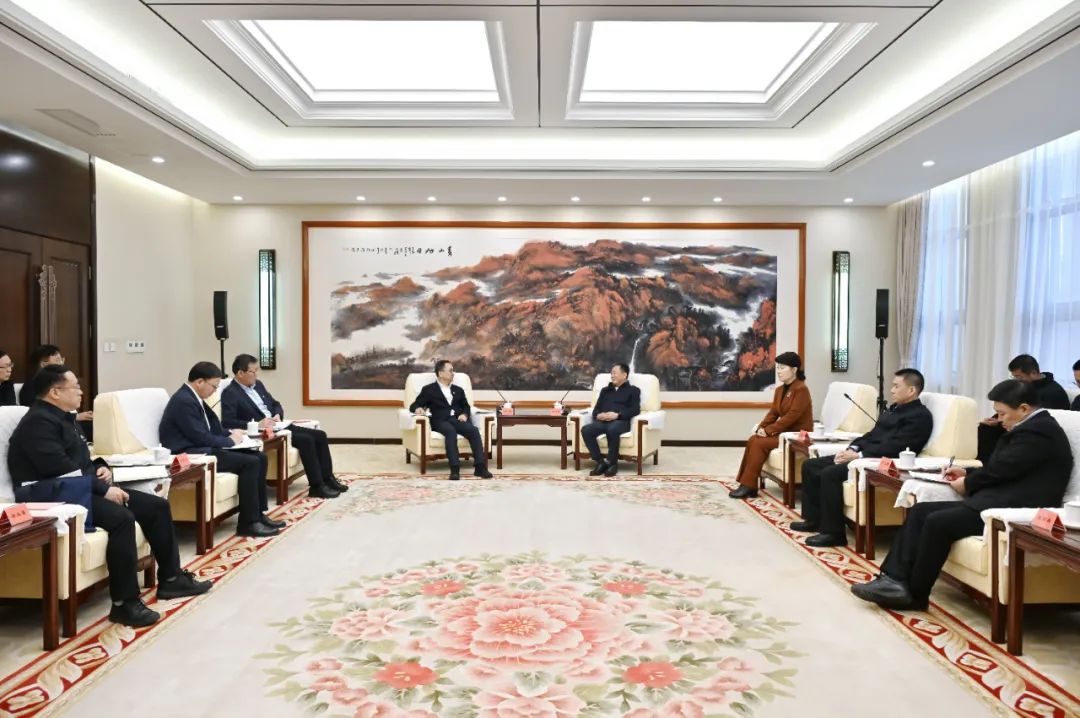 中國(guó)大唐集團(tuán)有限公司董事長(zhǎng)鄒磊拜會(huì)內(nèi)蒙古自治區(qū)黨委書(shū)記孫紹騁、自治區(qū)主席王莉霞