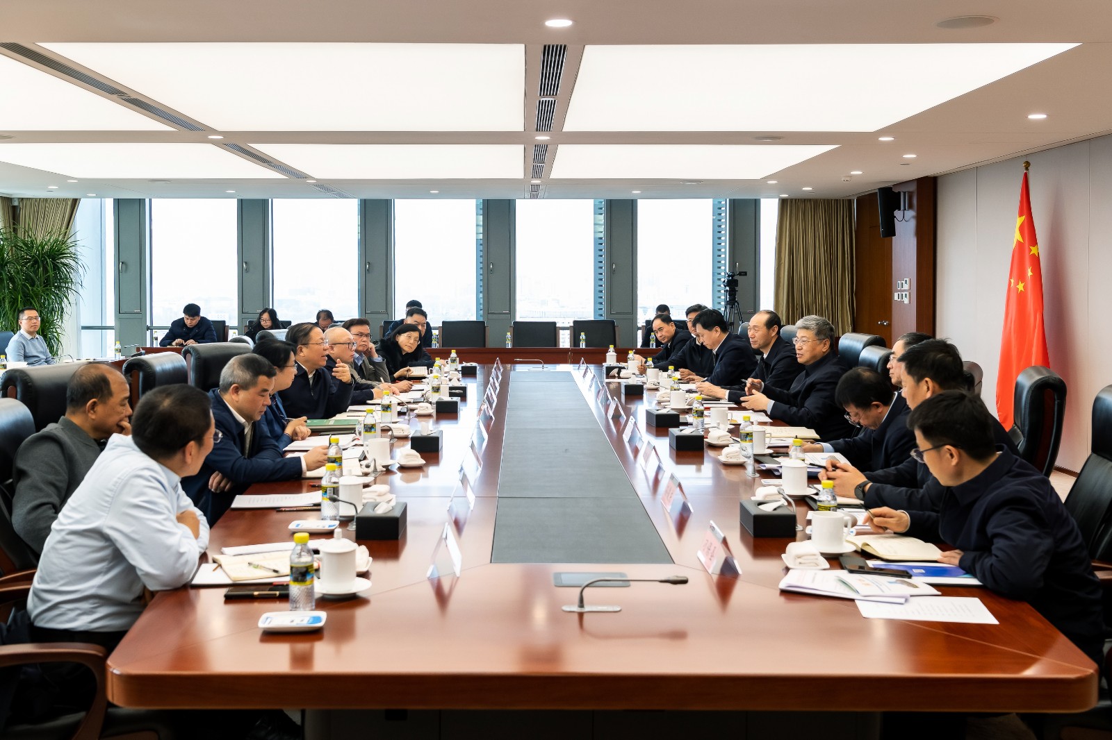 國家能源集團(tuán)黨組書記、董事長(zhǎng)劉國躍會(huì)見廣西壯族自治區(qū)政府黨組成員、國資委黨委書記秦如培