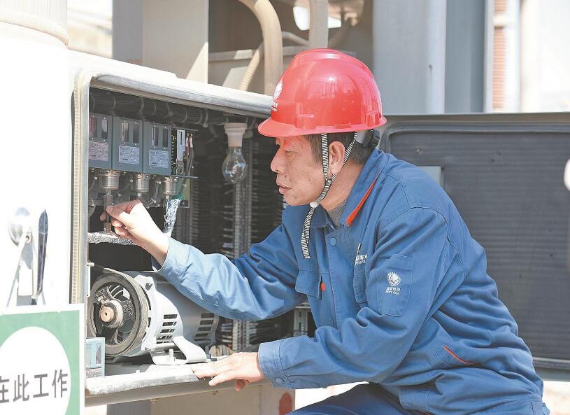 【國網(wǎng)楷?！垮X建華：把守護電網(wǎng)安全當作一生的事業(yè)
