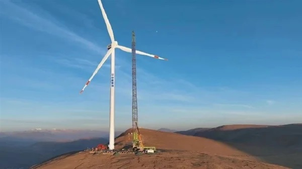 海拔5092米!世界在建海拔最高風(fēng)電項目首臺風(fēng)機吊裝成功