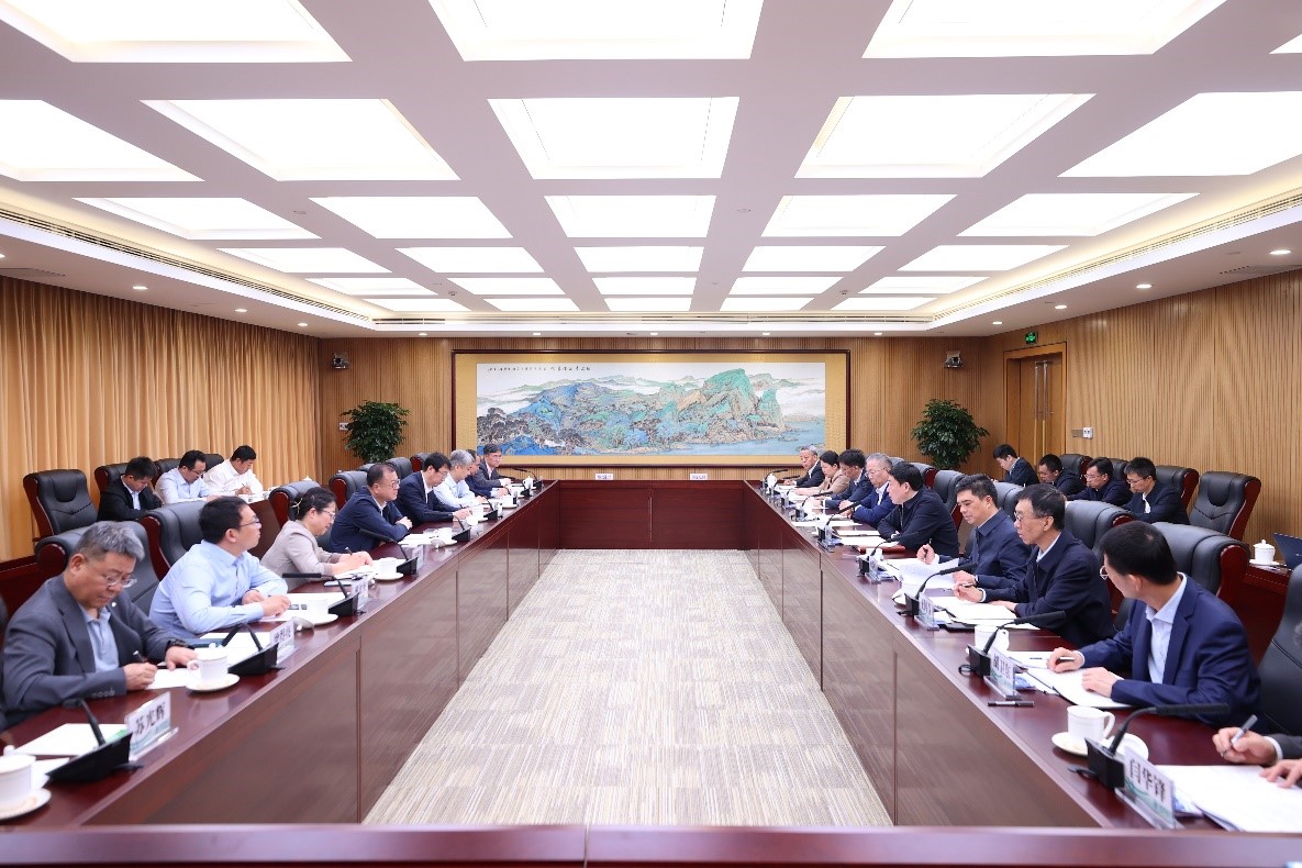 西安交通大學(xué)黨委書記盧建軍、校長(zhǎng)張立群赴國(guó)家電網(wǎng)座談交流
