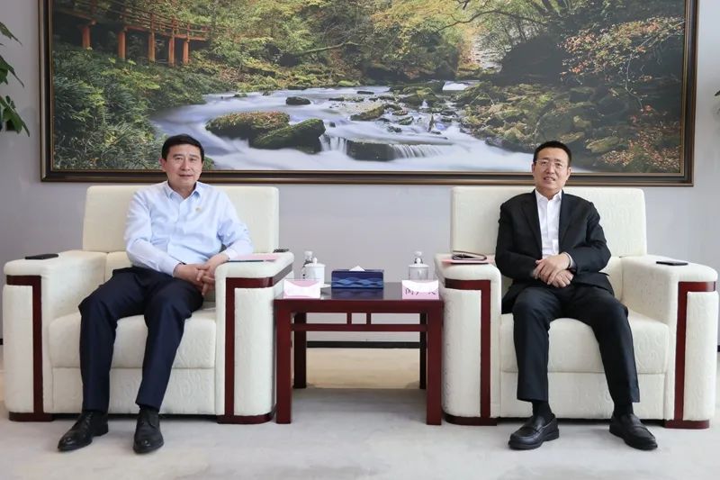 陜煤集團(tuán)黨委書記、董事長(zhǎng)張文琪會(huì)見中鐵十八局集團(tuán)黨委書記、董事長(zhǎng)閆廣天一行