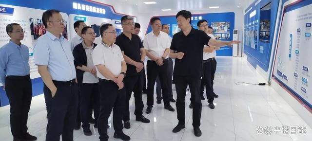 國(guó)家電網(wǎng)公司副總工程師奚國(guó)富蒞臨300MW壓縮