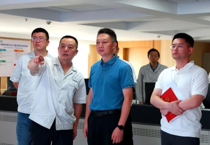 崇州市委副書記、市長饒程赴國網(wǎng)崇州供電公司調(diào)研高溫電力保供工作