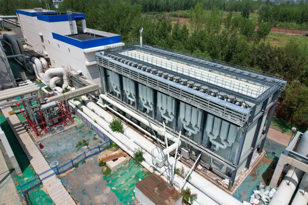 全國首個火電機(jī)組調(diào)峰調(diào)頻模塊化熔鹽儲能項目