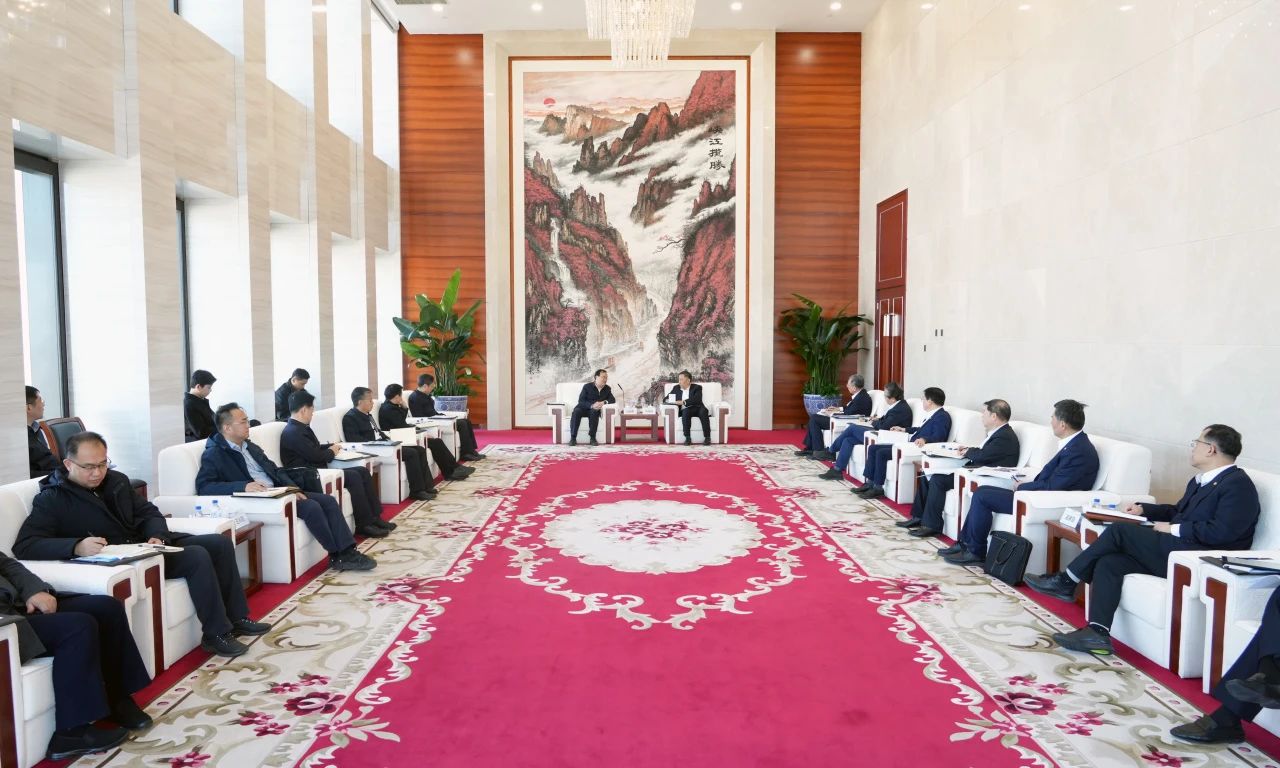 中國能建董事長宋海良、總經(jīng)理倪真與中國南水北調(diào)集團(tuán)董事長汪安南、總經(jīng)理孫志禹會(huì)談
