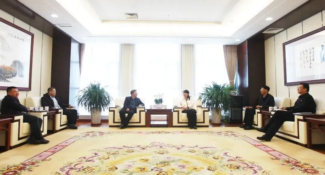 國家電投新疆公司與中國水電四局、中交集團(tuán)、運(yùn)達(dá)股份座談