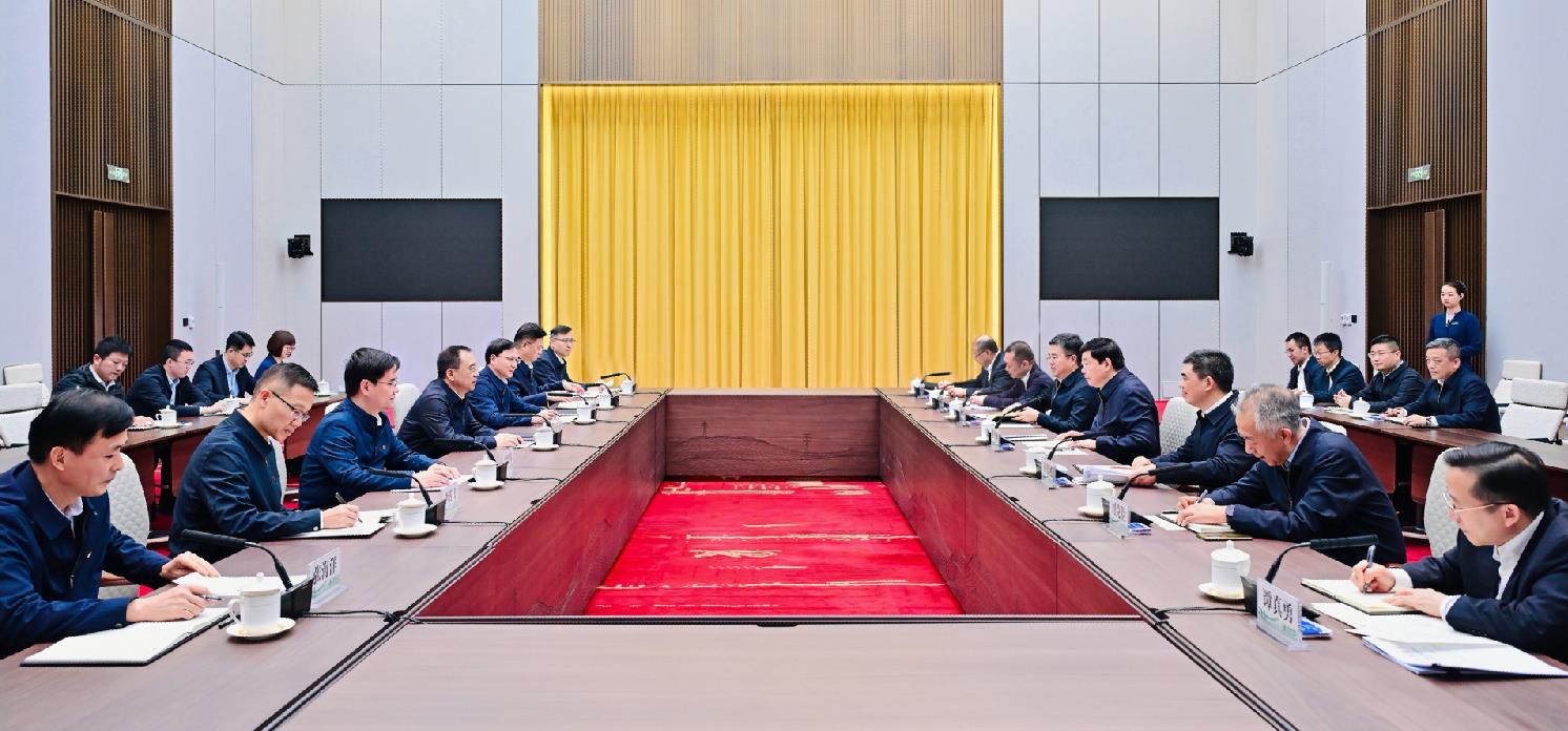 中國大唐集團(tuán)董事長(zhǎng)鄒磊、總經(jīng)理張傳江與國家電網(wǎng)董事長(zhǎng)張智剛、總經(jīng)理龐驍剛會(huì)談
