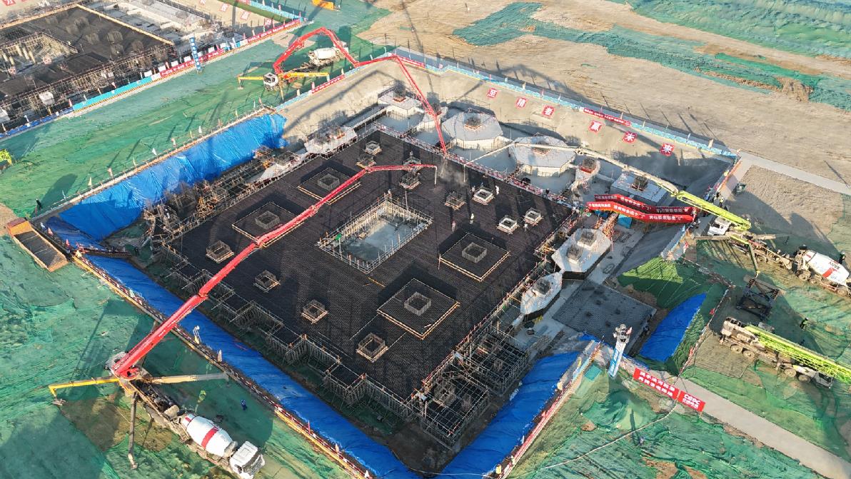 中能建建筑集團洛河百萬項目7號鍋爐、煙囪基礎混凝土澆筑完成
