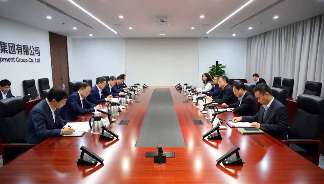 中國電氣裝備董事長李洪鳳、總經(jīng)理周群會見佛山市委書記唐屹峰