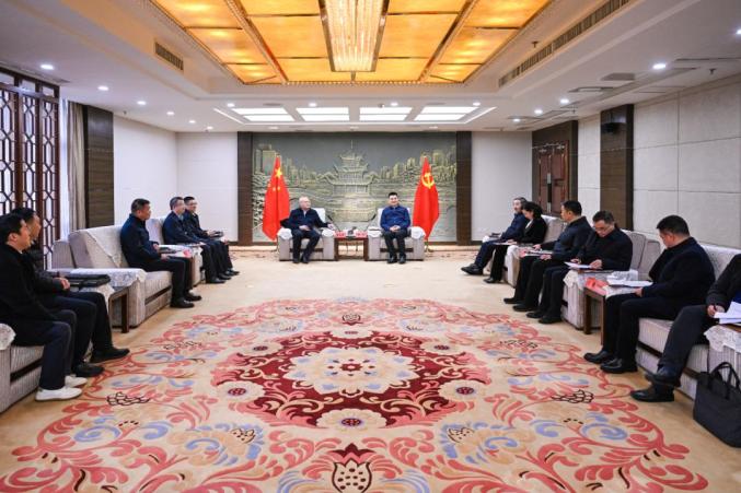 貴陽市領(lǐng)導(dǎo)會(huì)見中國節(jié)能環(huán)保集團(tuán)有限公司黨委常委、總會(huì)計(jì)師朱慶鋒一行